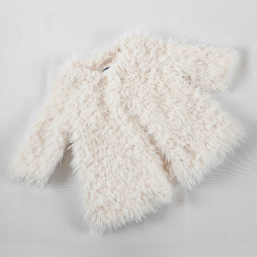 Old Navy Faux Fur, One Button, Long Sleeve Coat Size 12-18 Months Cream White